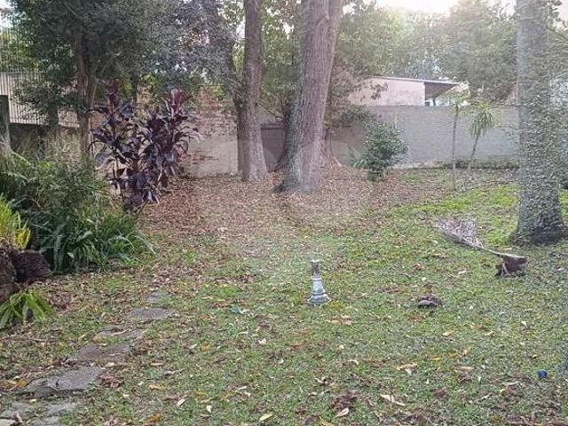 Terreno com 3 quartos à venda em Ahú PR