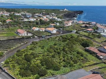 Terreno com 3.400m² em Manhenha, Ponta da Ilha do Pico, com Vista Norte para a Ilha de São Jorge