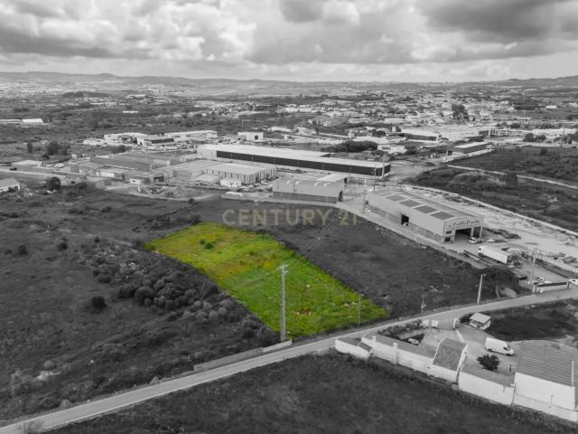 Terreno com 3.520 m² na localidade da Terrugem, Sintra – Boa Localização e Viabilidade de Construção