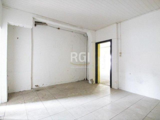 TERRENO COM UMA CASA, NO BAIRRO PASSO D` AREIA