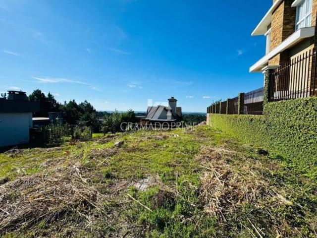 TERRENO COM UMA BELA VISTA PARA O VALE