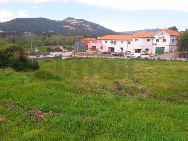 Terreno com viabilidade construtiva