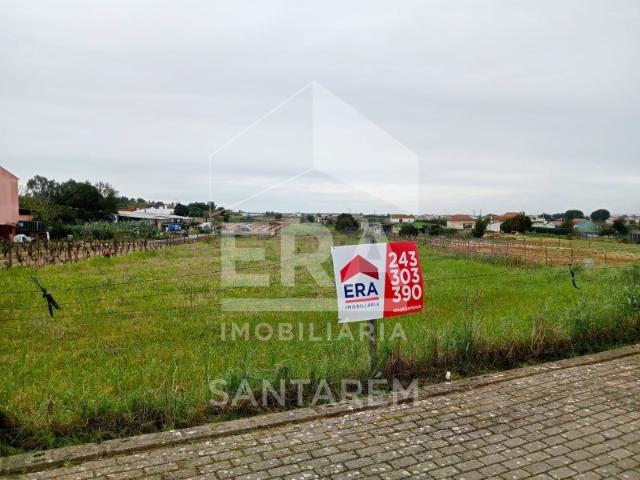 Terreno com viabilidade de construção 4 Moradias