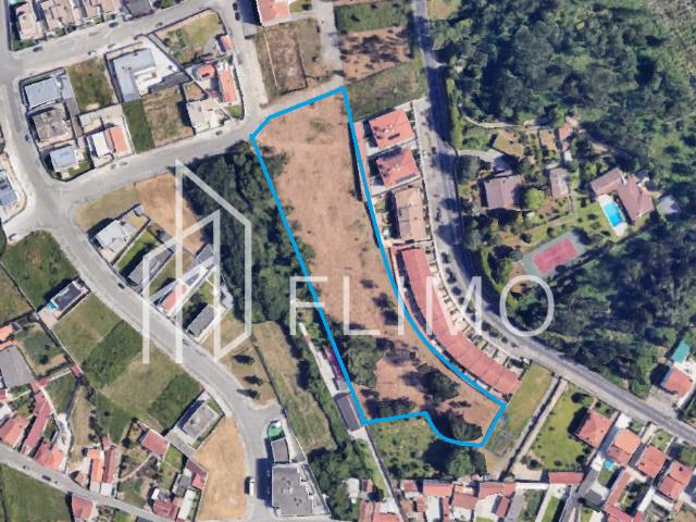 Terreno com viabilidade de Construção