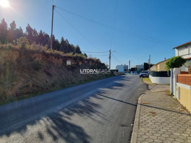 Terreno com viabilidade de construção de Moradias