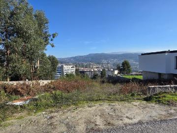 Terreno com viabilidade de construção em Alpendorada