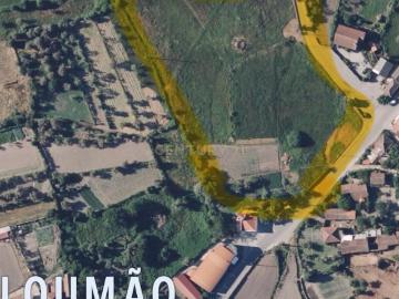 Terreno com viabilidade de construção em Queirã