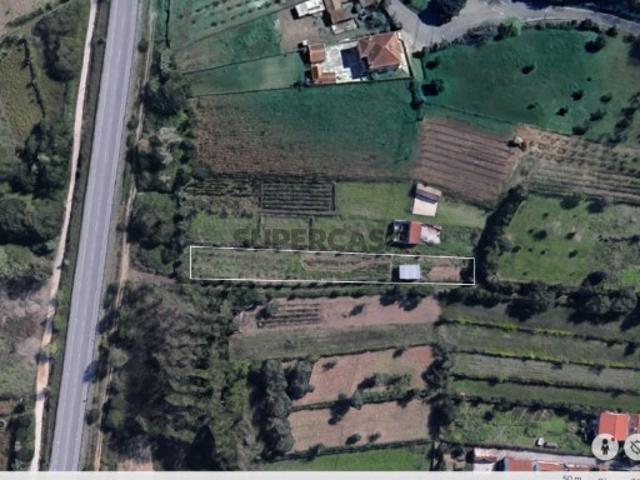 Terreno com viabilidade de construção, em Taveiro