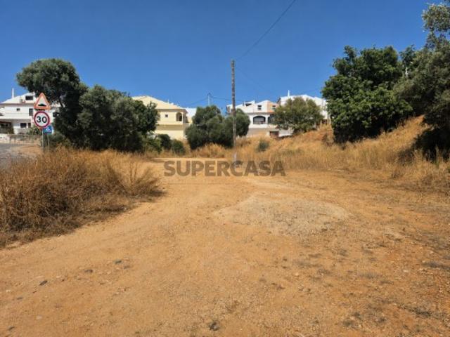 Terreno com viabilidade de construção para 4 moradias, Quinta de São Pedro, Lagoa