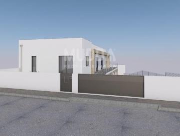 Terreno com Viabilidade de Construção | Projeto de Moradia Unifamiliar T3