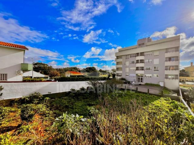 Terreno com Viabilidade de Construção Vistas de Mar e Localização Privilegiada