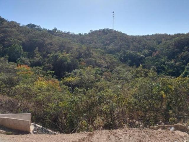 Terreno com vista definitiva para o vale! Visite!