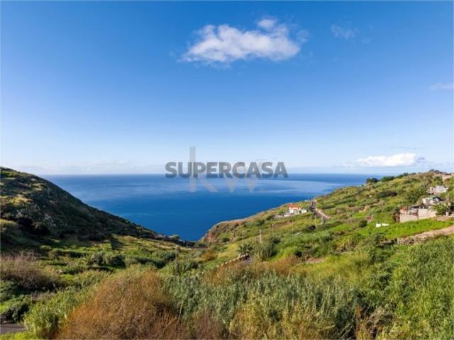 Terreno com vista desafogada na Quinta Grande Câmara de Lobos