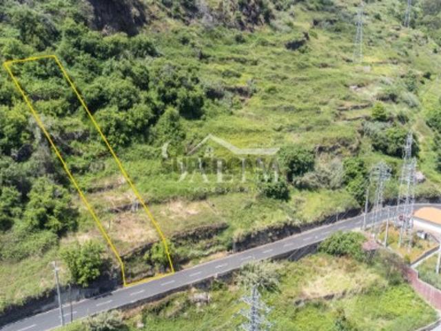 Terreno com Vista Desafogada no Lombo do Brasil Calheta, Ilha da Madeira