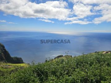 Terreno com vista magnífica na Fajã da Ovelha