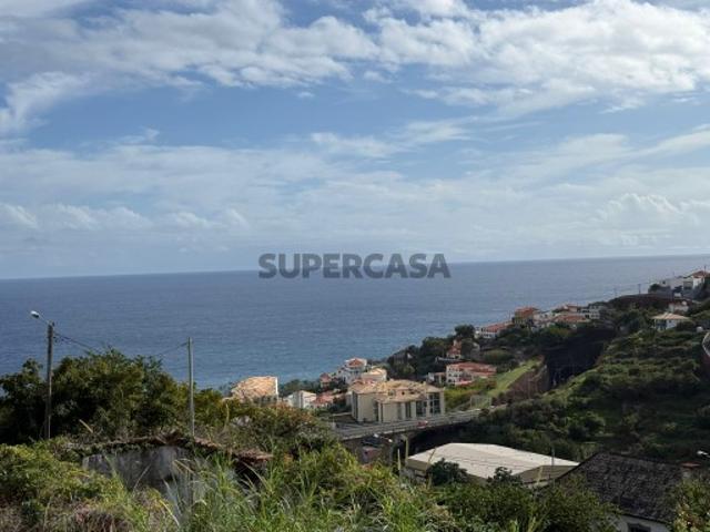 Terreno com vista mar com Projeto Aprovado 20 Apartamentos T2 | Santa Cruz