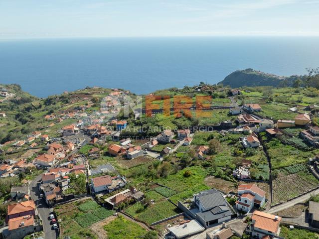 Terreno com vista mar à venda nos Canhas Ponta do Sol