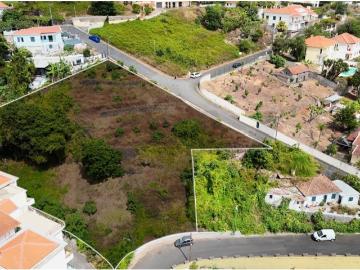 Terreno com Vista Mar e Localização Premium Santa Maria Maior, Funchal