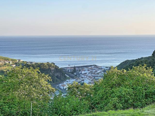 Terreno com vista mar e montanha com projeto aprovado