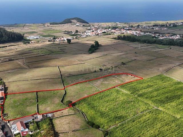 Terreno com Vista Mar em Santa Bárbara – Angra do Heroísmo