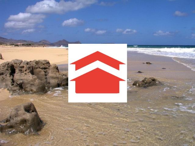 Terreno com vista mar, situado no Porto Santo