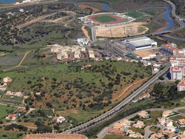 Terreno com Vista Mar para construção de prédio com 9 apartamentos em Lagos, Algarve, Portugal
