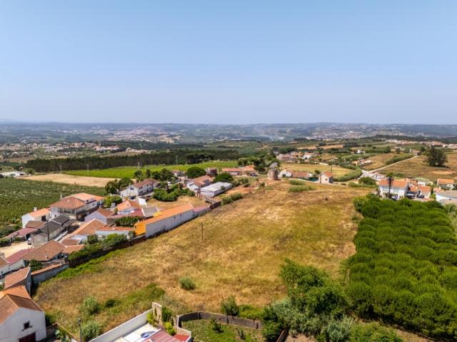 Terreno com vista panorâmica próximo do Bombarral