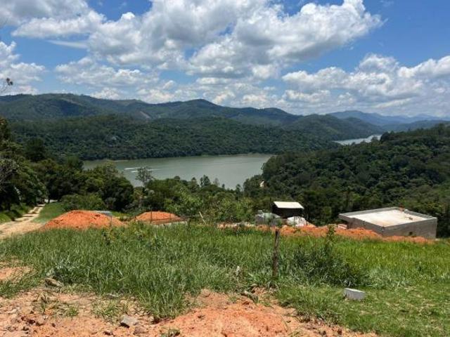 Terreno com vista para represa, com escritura individual em Nazaré Paulista