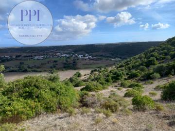 Terreno com vistas panorâmicas
