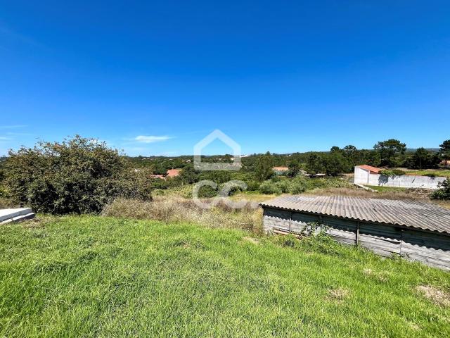 Terreno com vistas para a Serra dos Candeeiros
