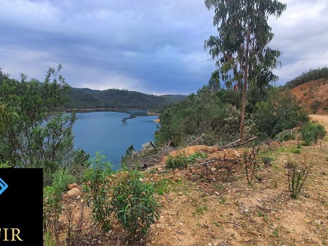 Terreno com acesso ao rio Zêzere perto da Macieira Vila de Rei