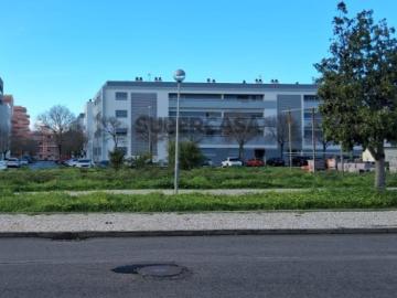 Terreno com Alvará de Loteamento Aprovado para Construção de Grande Unidade Comercial em Loulé S. Clemente 2 Pisos + 2 caves de Estacionamento