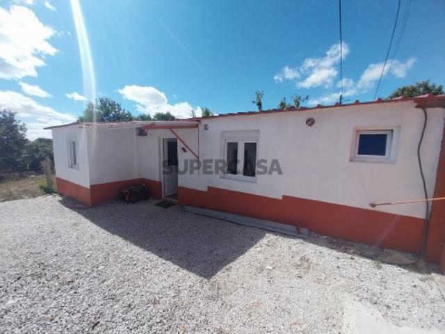 Terreno com anexo habitável em Coruche, Aguiar da Beira