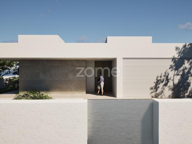 Terreno com aprovação para construção de casa com piscina em Fânzeres
