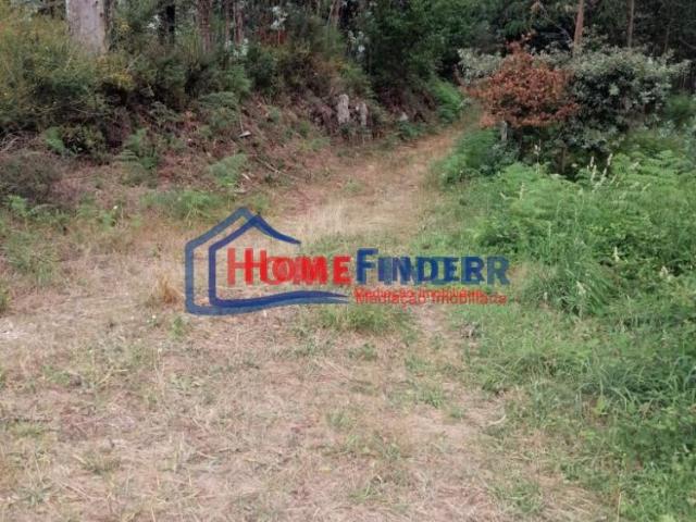 Terreno com aprox. 1.240 m2 Monção