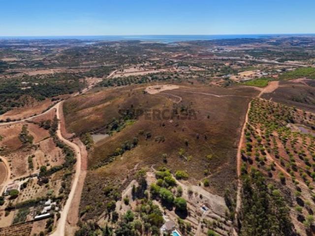 Terreno com aproximadamente 30 hectares junto à Mexilhoeira Grande Algarve