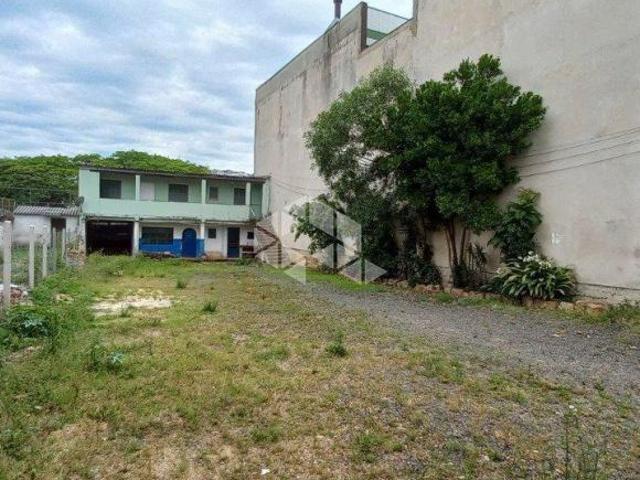 Terreno com aproximadamente 700² no bairro Cavalhada