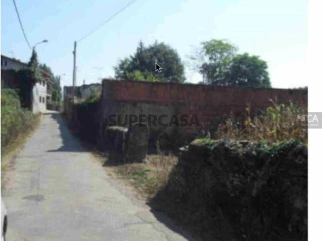 TERRENO COM ARMAZEM EM RUINAS