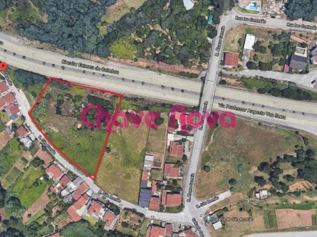 Terreno com área de cultivo