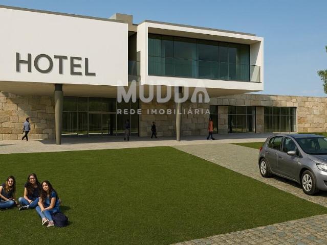 Terreno com Benfeitorias em Gouveia