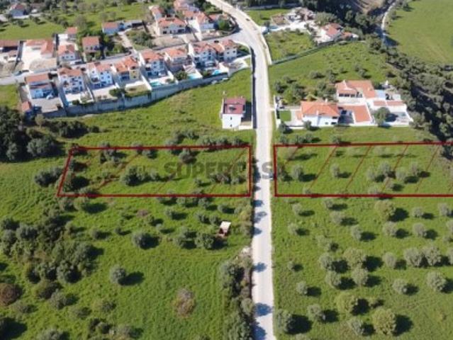 Terreno com boa acessibilidade e a apenas 5 minutos da cidade de Torres Novas
