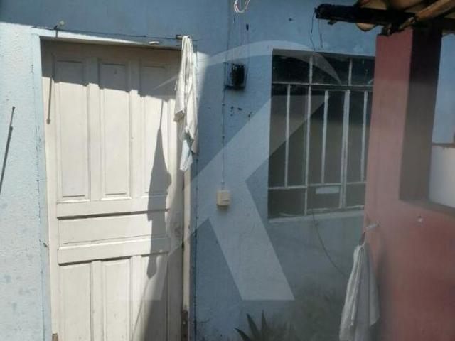 Terreno com Casa antiga