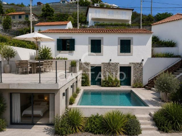 Terreno com casa antiga vistas 180 infinitas sobre o mar. 122m² Arco da calheta