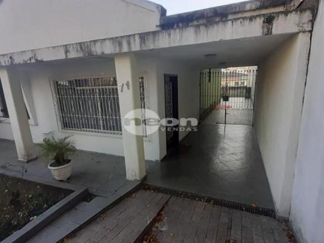 Terreno com Casa antiga em Santo André, no Campestre à venda