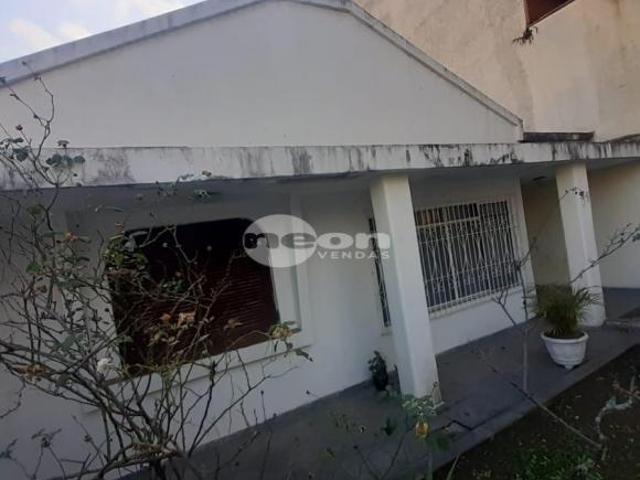 Terreno com Casa antiga em Santo André, no Campestre à venda