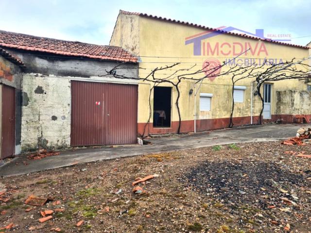 Casa de arrumos com terreno, em Aguda Figueiró dos Vinhos