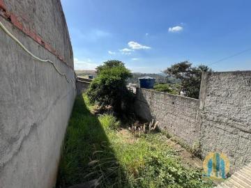 Terreno com Casa em Santana de Parnaíba
