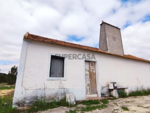 Terreno com casa para reabilitar