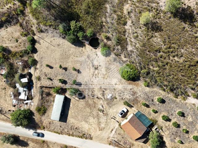 Terreno com Casa para Recuperar em Portimão