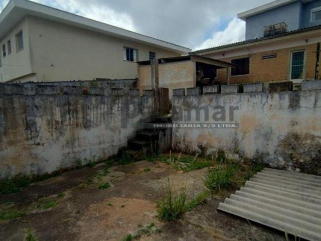 Terreno com Casa Velha nos fundos à Venda com 276m²